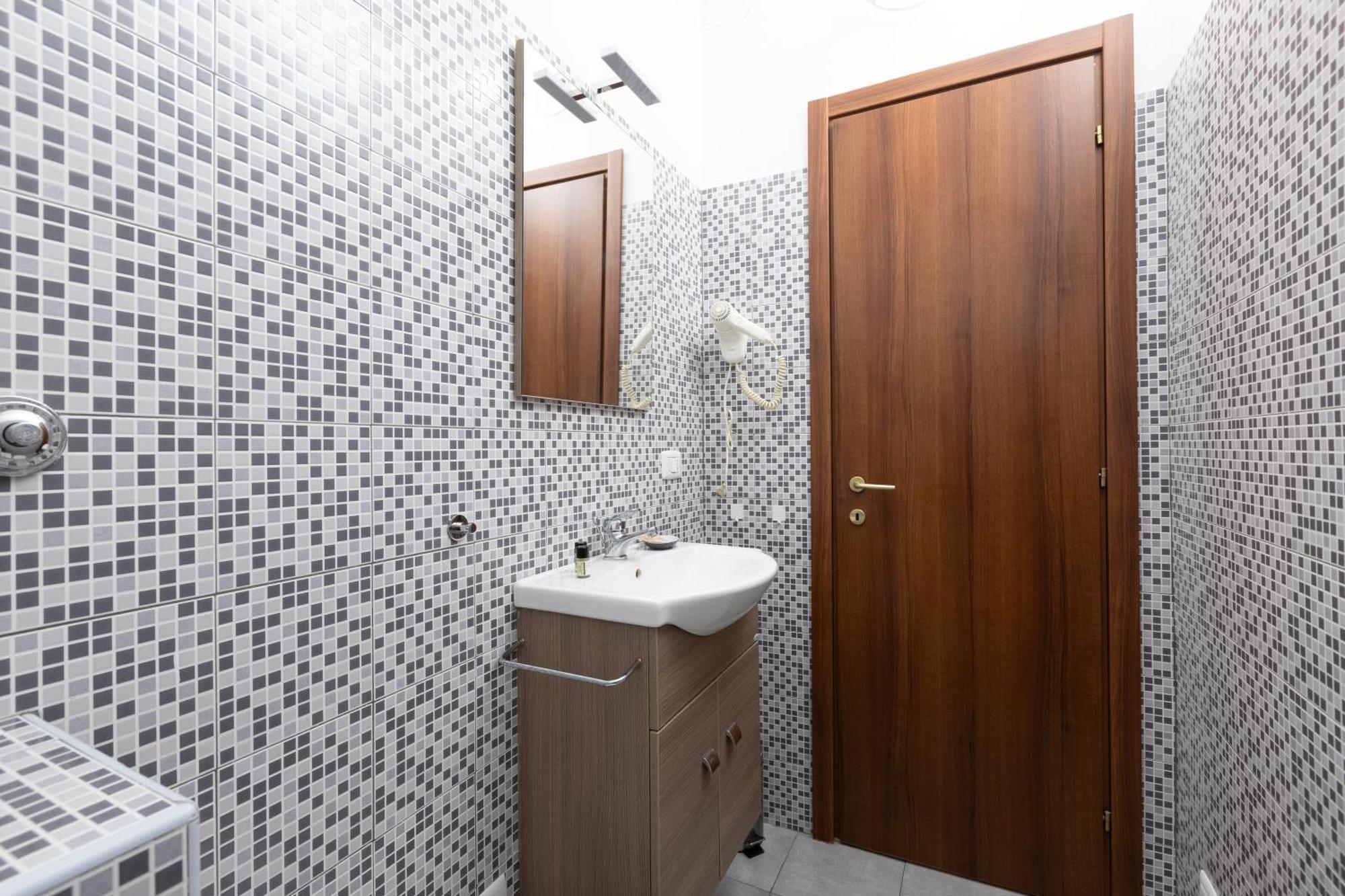 Alpino 76 Guest house Rome